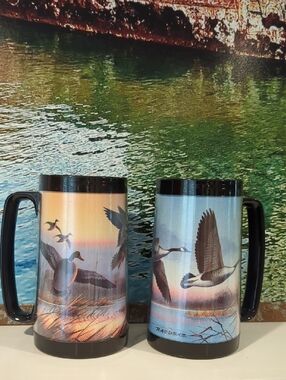 VINTAGE 70S THERMO SERV made In USA Goose And Duck Tall Thermal Mugs